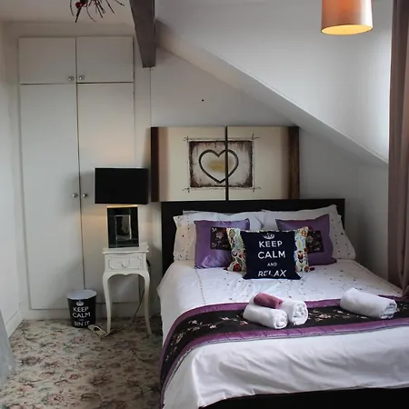 Holiday home Advo Stadion Leeds Guest Hotel *